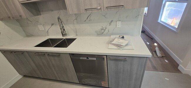 Foto del edificio - 1802 Los Encinos Ave