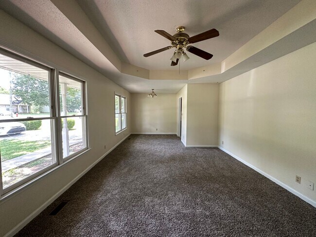 Foto del edificio - 3 Bedroom Pet Friendly Home for Rent!