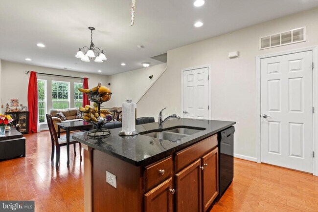 Foto del edificio - 42843 Burrell Square