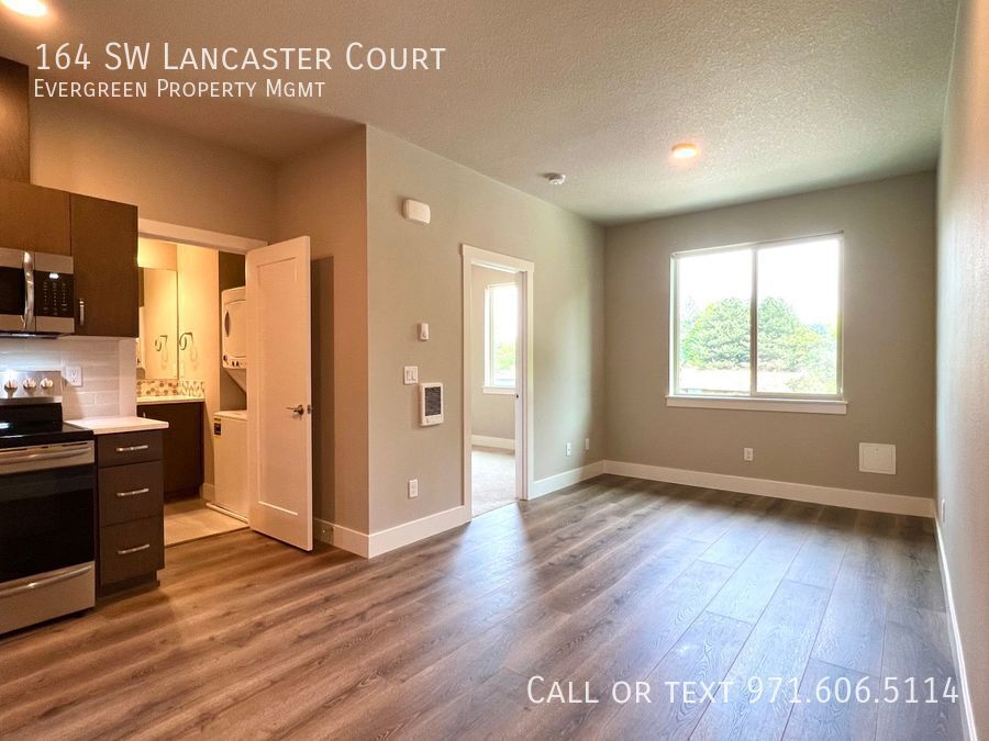 Foto principal - 164 SW Lancaster Ct