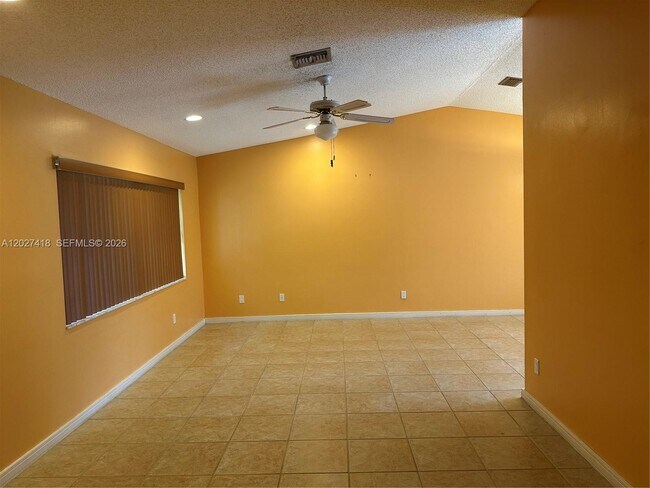Building Photo - 10711 SW 116th Ave