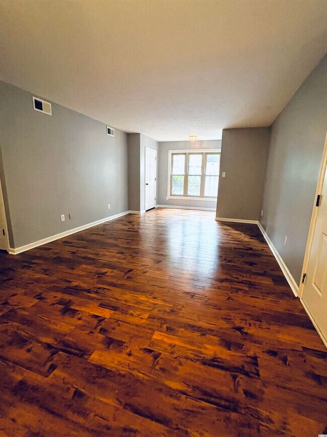 Building Photo - 404 75th Ave N