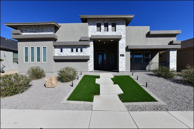 Building Photo - 2712 Sammy Cervantes St