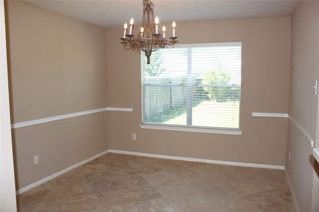 Foto del edificio - 4915 Taylor Lake Ct