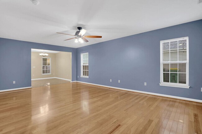 Foto del edificio - 3 bedroom 2 1/2 bath with loft