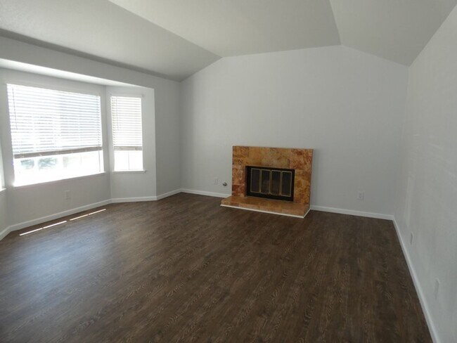 Foto del edificio - Spacious Orcutt Area Home in Gated Community