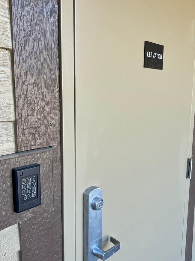 1650 E Ponderosa Pky Unit 113, Flagstaff, AZ 86001 Condo for Rent in