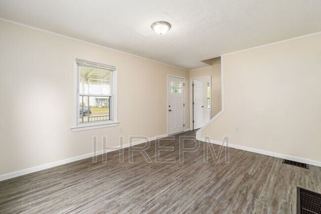 Building Photo - 830 Chestershire Rd