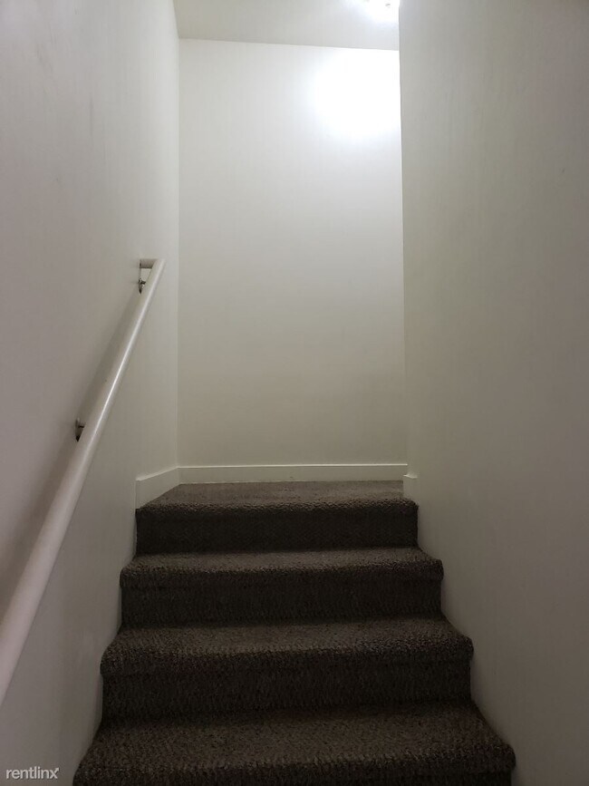 Foto del edificio - 3 br, 2.5 bath Townhome - 67 East 700 Nort...