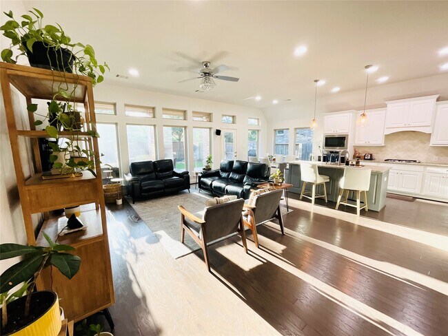 Building Photo - 2507 Elmwood Trl