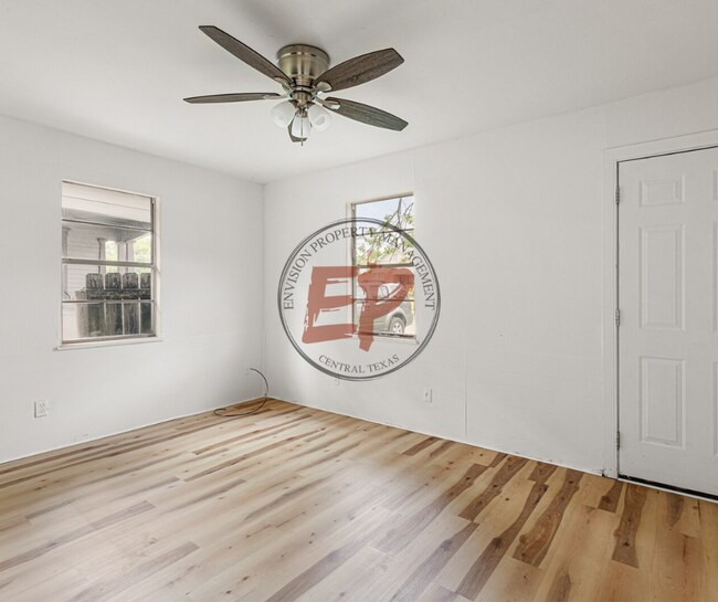 Foto del edificio - 1920 Lyle Ave