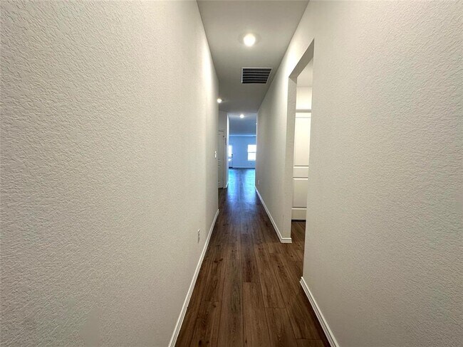 Foto del edificio - 295 Alamito Ave