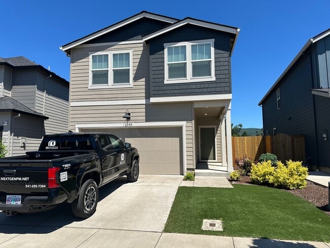 Photo - 4 bedroom 2.5 bathrooms in the beautiful M... House