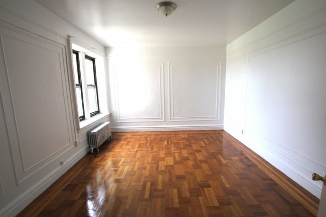 Building Photo - 2105 Burr Ave