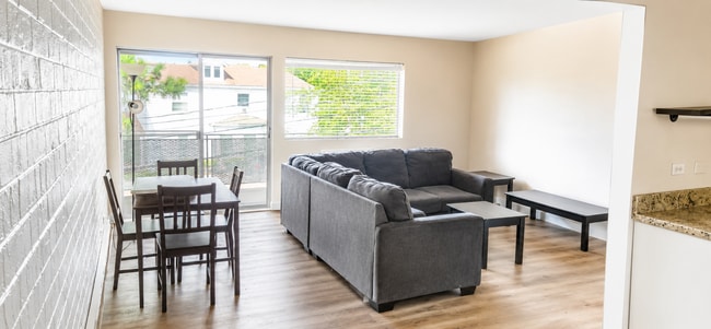 Living Room - 1800 Jefferson Park Ave