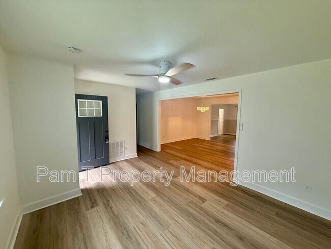 Foto del edificio - 229 Chatham St
