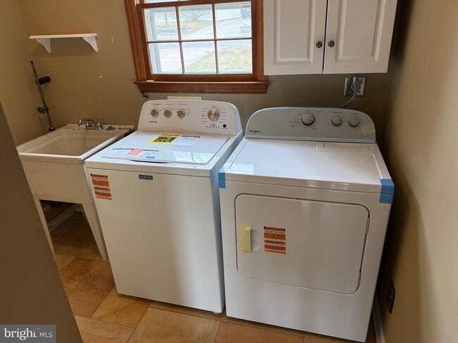 Foto del edificio - 448 Lake Ave