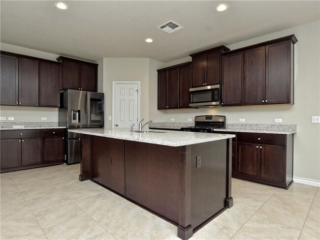 Building Photo - 5800 Daly Dr