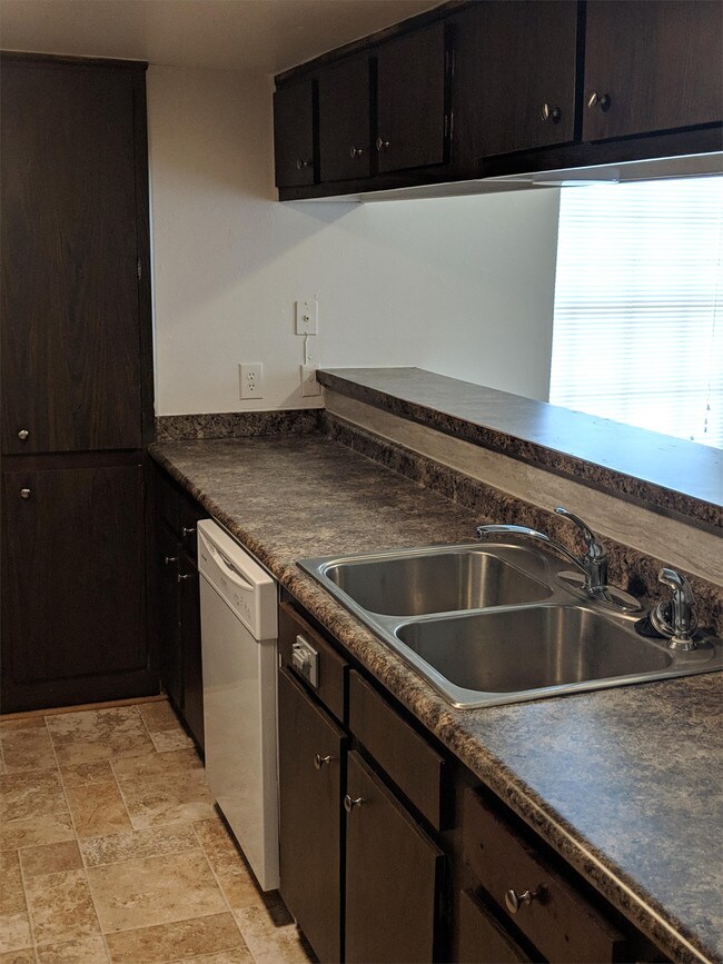 Building Photo - 6327 Calder Ave