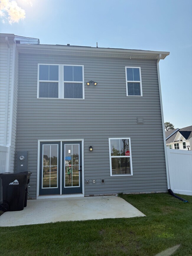Building Photo - 501 Old Lime Pl