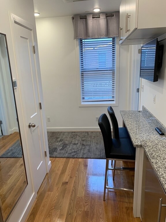 Building Photo - 16 5th St