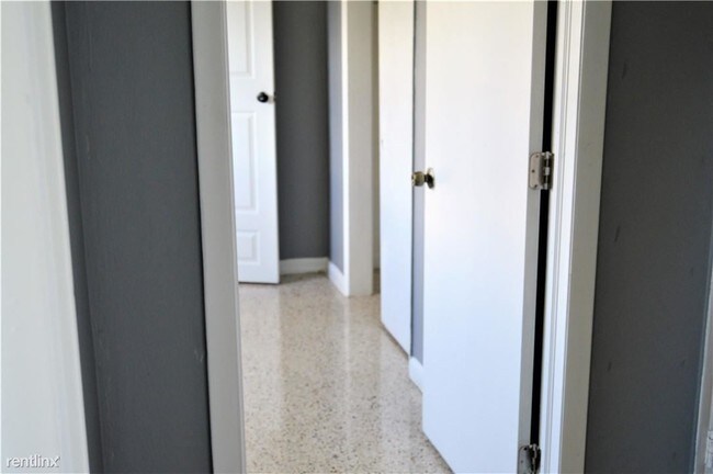 Foto del edificio - 4 br, 2 bath House - 1940 SW 64th Ave