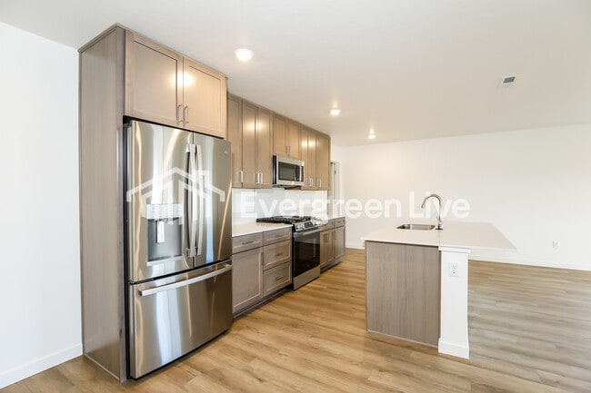 Building Photo - 15176 Nimbus Way