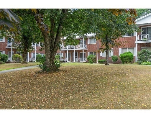 Building Photo - 14 Bayberry Dr