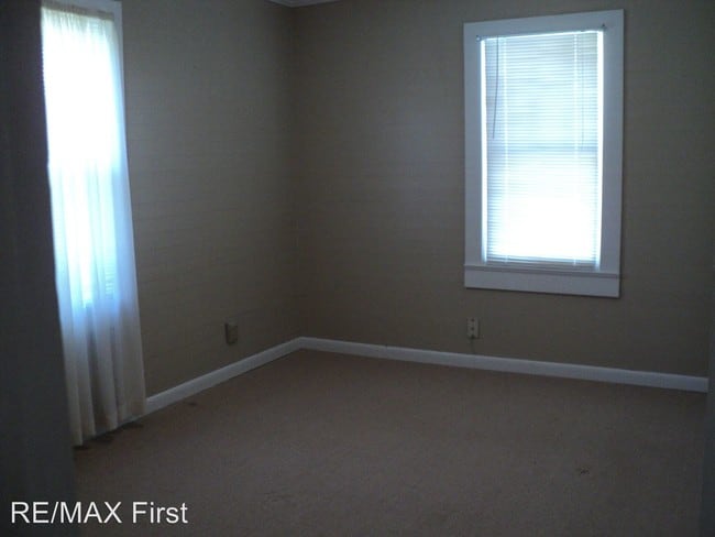 Building Photo - 2617 Middlesettlements Rd