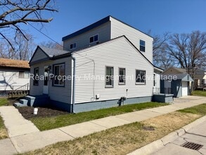 Building Photo - 21706 Conners Ave