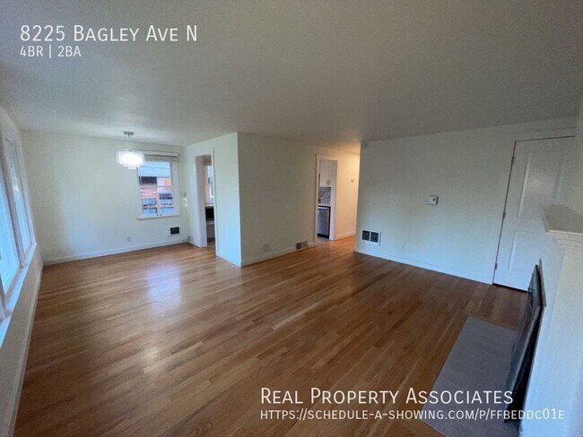 Foto del edificio - 8225 Bagley Ave N
