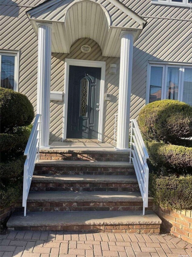Foto principal - 90-23-90-83 83rd Ave