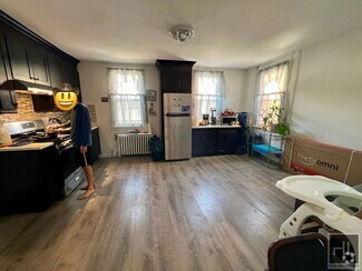 Building Photo - 3BR 1BA w/ On Site Laundry & In Full Gut R...