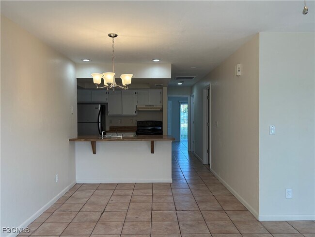 Foto del edificio - 727 SW 39th St