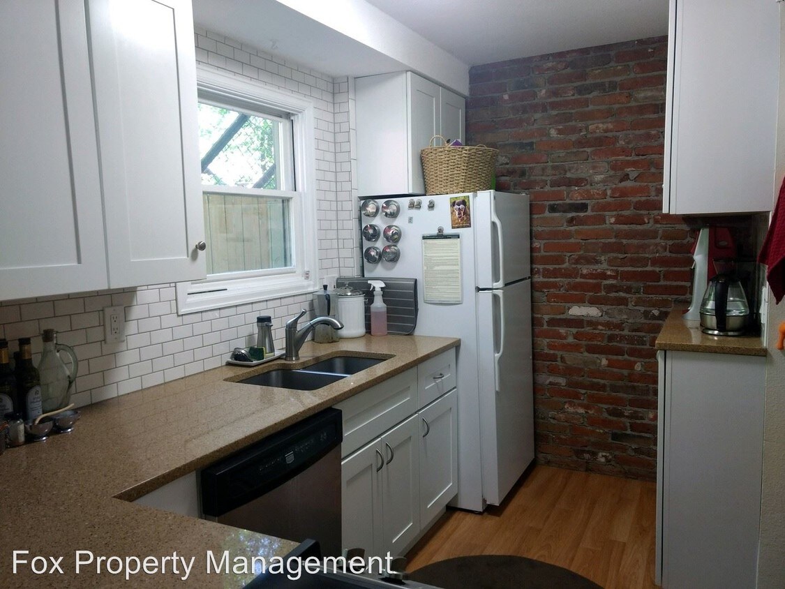 Primary Photo - 2 br, 1 bath House - 2537 Mapleton Ave #A