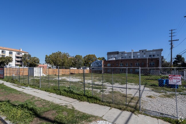 Building Photo - 1604 Venice Blvd