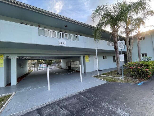 Foto del edificio - 4271 NW 5th St