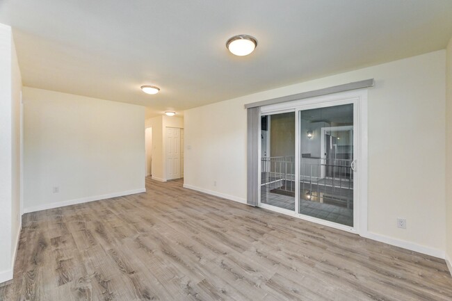 Foto del edificio - 3BR 2BA Spacious Unit in Federal Way