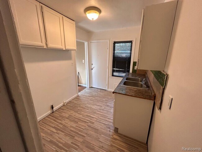 Foto del edificio - 14320 Curtis St