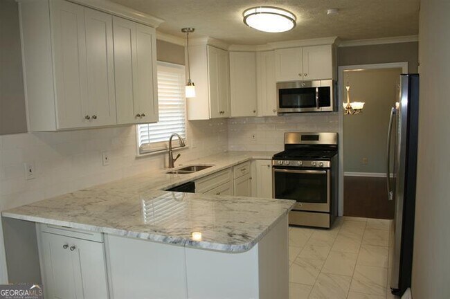 Foto del edificio - 6 Woodland Dr