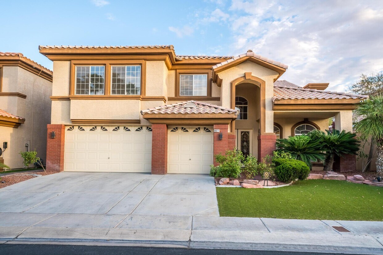 Foto principal - 8971 La Manga Ave