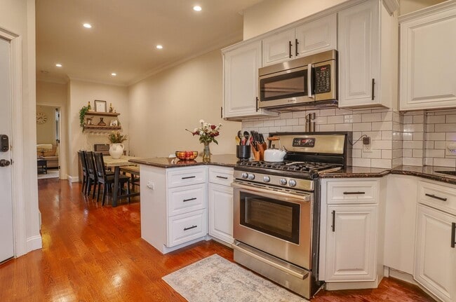 Foto del edificio - 403 Adams St