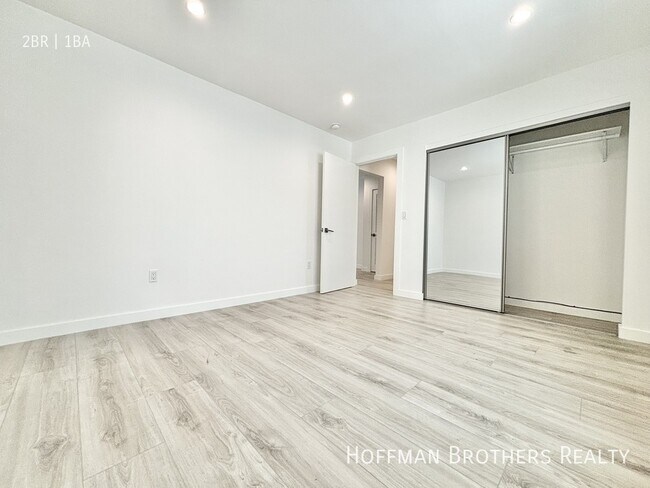 Foto del edificio - 564 N Kenmore Ave