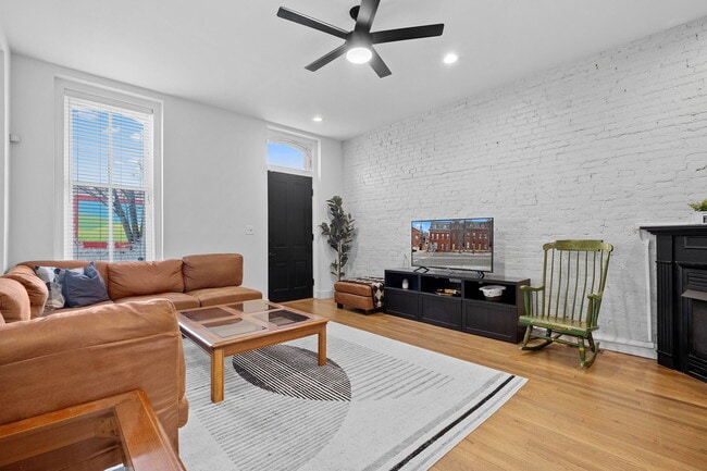 Building Photo - 1702 S Tucker Blvd