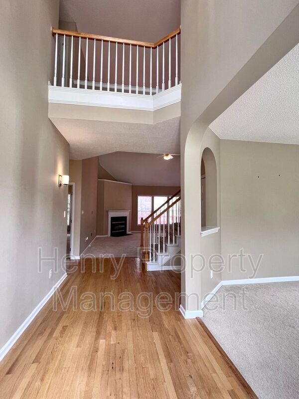 Foto del edificio - 504 Fryar Creek Dr