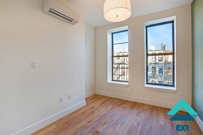 Foto del edificio - 308 Jefferson St