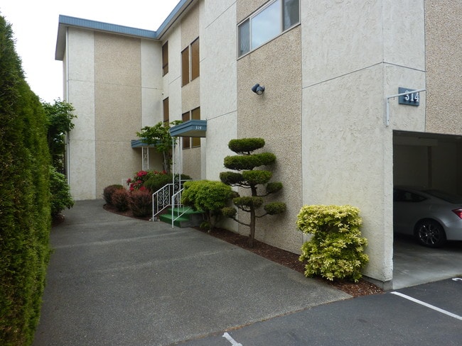 Building Photo - 314 N 134th St