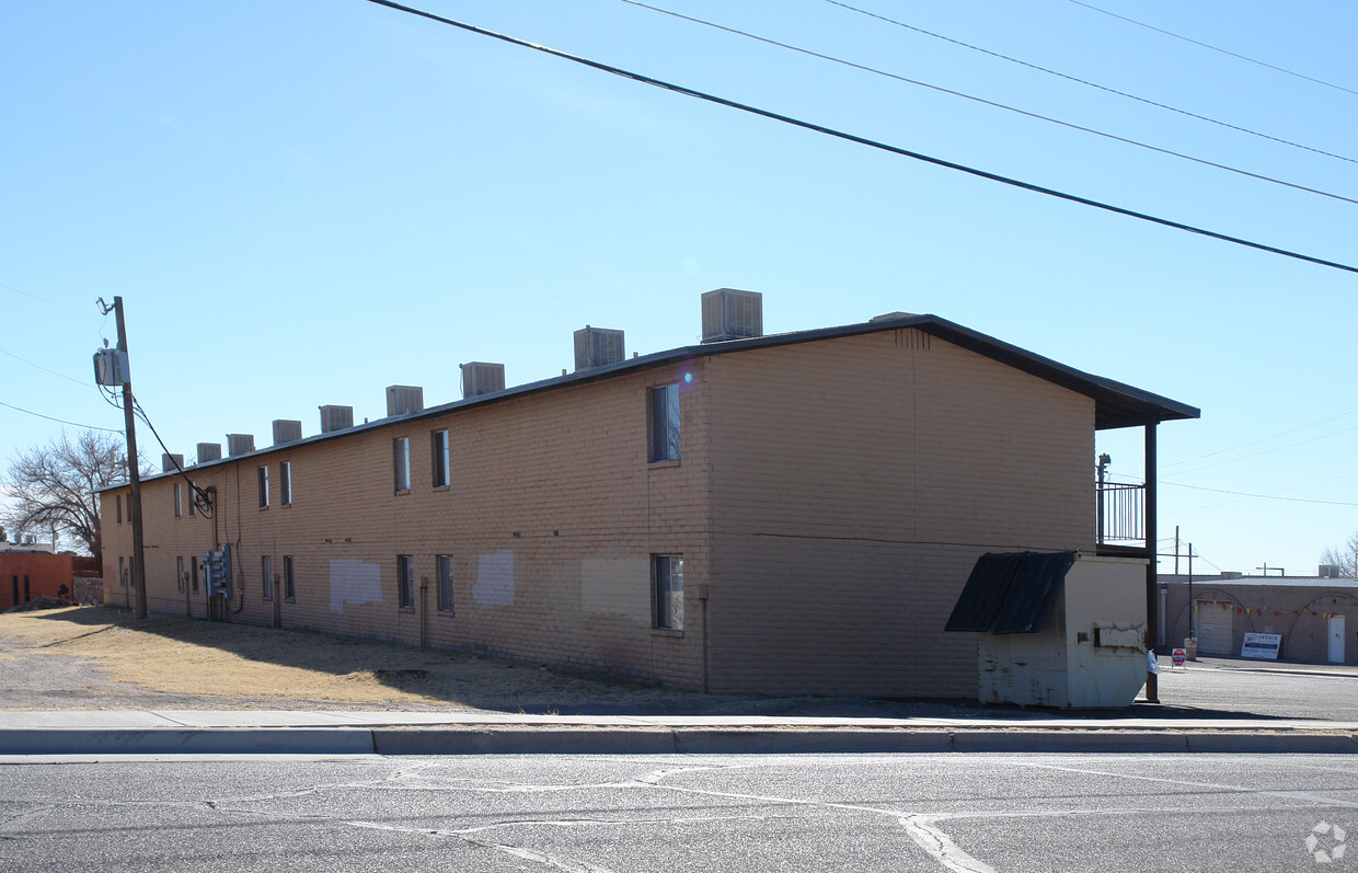 Building Photo - 1205 S Espanola St