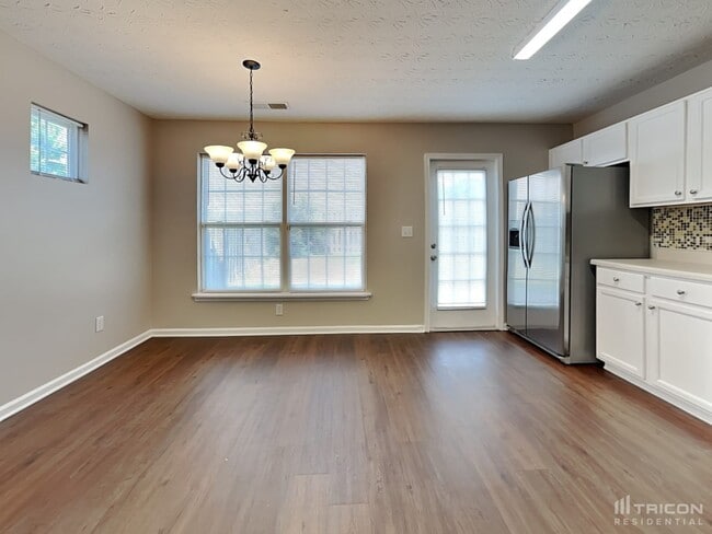 Building Photo - 298 Arrowhead Dr