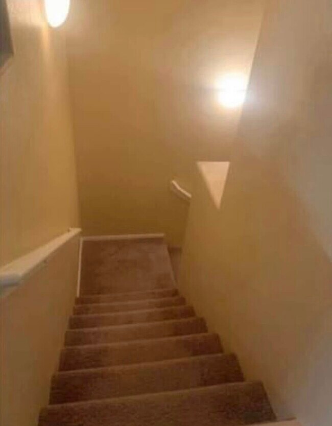 Foto del edificio - 356 N 169th Ave